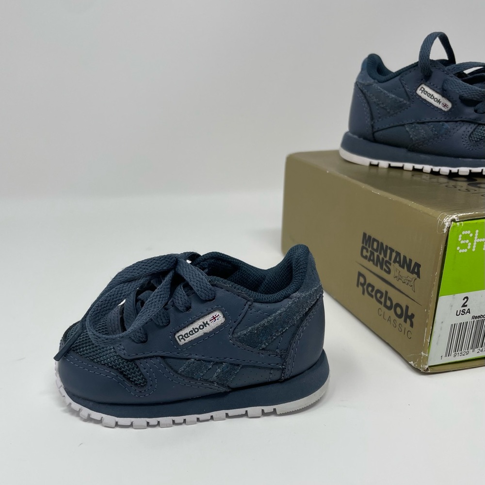 Classic Reebok Sneakers sz 2